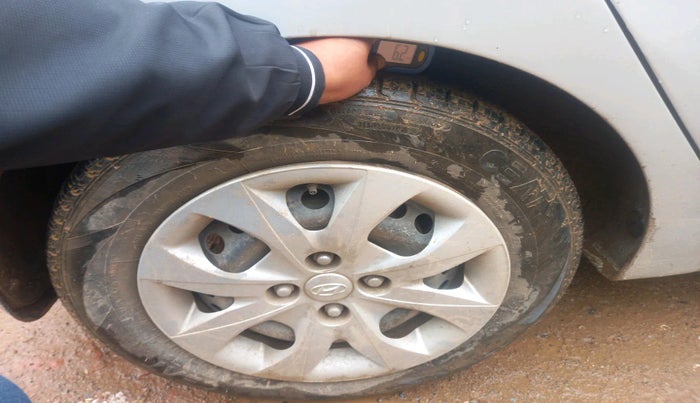 2016 Hyundai Grand i10 SPORTZ 1.1 CRDI, Diesel, Manual, 1,08,993 km, tyre