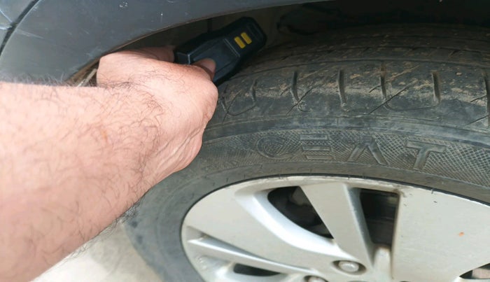 2015 Maruti S Cross ALPHA 1.3, Diesel, Manual, 1,58,671 km, tyre