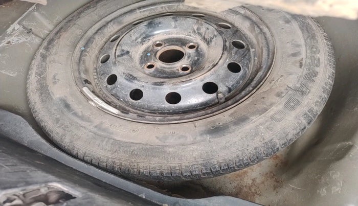 2016 Maruti Swift Dzire VXI, Petrol, Manual, 75,427 km, tyre