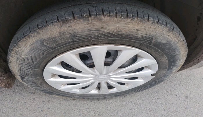 2016 Maruti Swift Dzire VXI, Petrol, Manual, 75,427 km, tyre