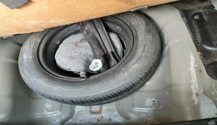 2022 Hyundai Verna SX 1.5 VTVT, Petrol, Manual, 99,557 km, tyre