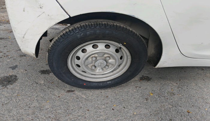 2014 Hyundai Eon ERA +, Petrol, Manual, 52,514 km, tyre