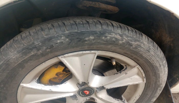 2017 Renault Lodgy 85 PS RXE 8 STR, Diesel, Manual, 1,43,821 km, tyre