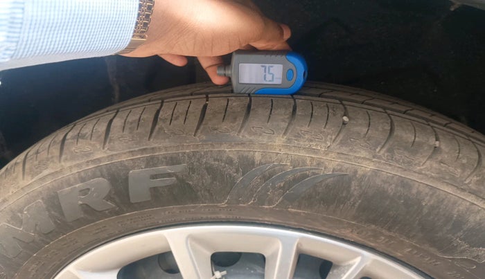 2024 Mahindra XUV700 AX 5 P MT 7 STR, Petrol, Manual, 4,662 km, tyre