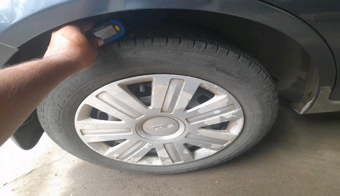 2011 Ford Figo TITANIUM 1.4 DIESEL, Diesel, Manual, 1,07,821 km, tyre