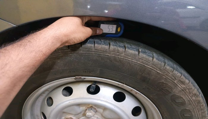 2015 Hyundai Eon ERA +, Petrol, Manual, 43,239 km, tyre