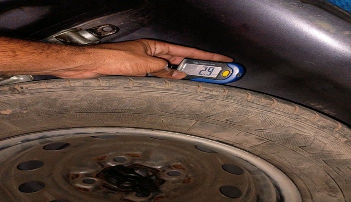 2015 Hyundai Eon ERA +, Petrol, Manual, 43,239 km, tyre