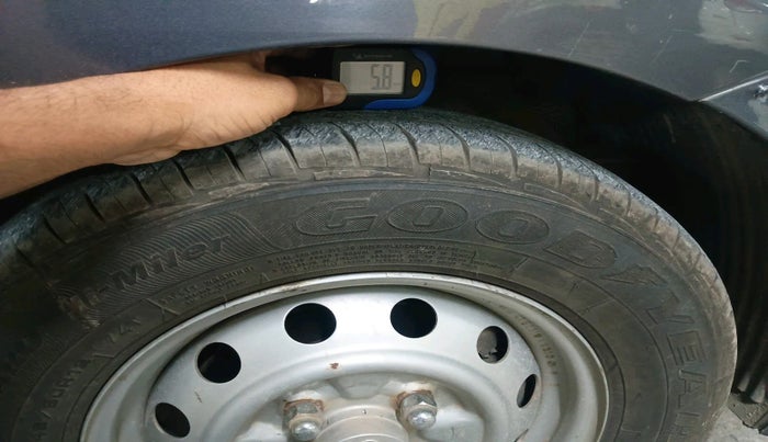 2015 Hyundai Eon ERA +, Petrol, Manual, 43,239 km, tyre