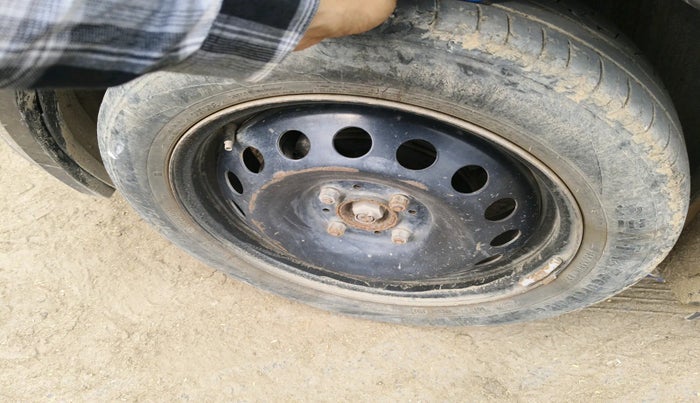 2020 Tata ALTROZ XM PLUS PETROL, Petrol, Manual, 57,493 km, tyre