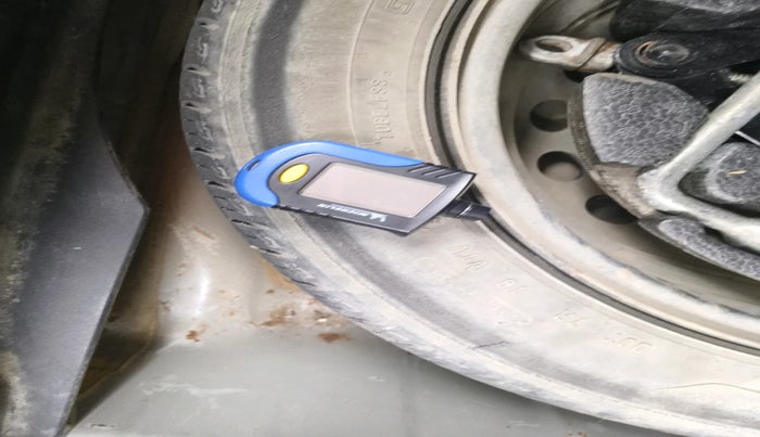 2020 Tata ALTROZ XM PLUS PETROL, Petrol, Manual, 57,493 km, tyre