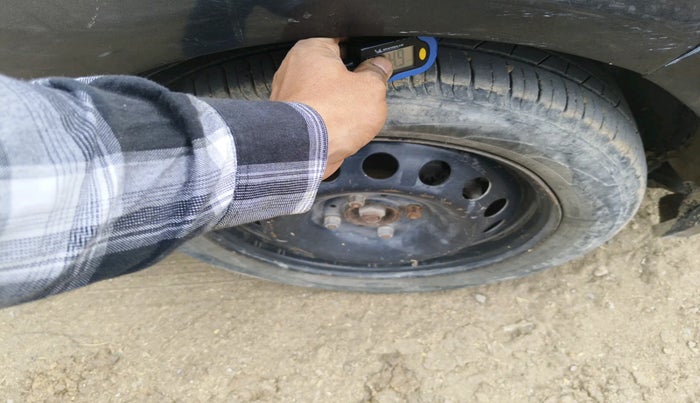 2020 Tata ALTROZ XM PLUS PETROL, Petrol, Manual, 57,493 km, tyre