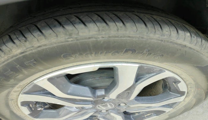 2017 Honda WR-V 1.5L I-DTEC VX MT, Diesel, Manual, 1,61,525 km, tyre