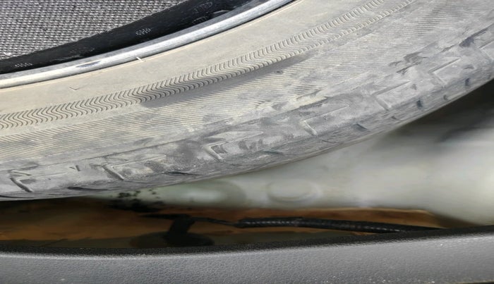 2017 Honda WR-V 1.5L I-DTEC VX MT, Diesel, Manual, 1,61,525 km, tyre