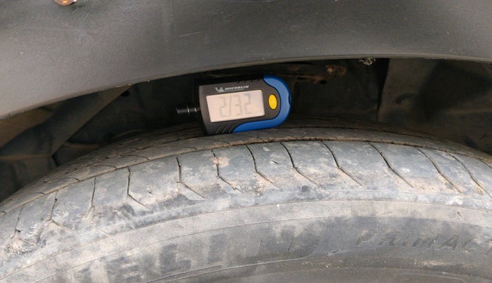 2017 Maruti S Cross DELTA 1.3, Diesel, Manual, 1,85,928 km, tyre