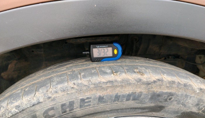 2017 Maruti S Cross DELTA 1.3, Diesel, Manual, 1,85,928 km, tyre