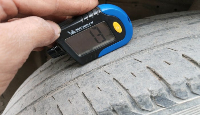 2015 Maruti Swift VDI, Diesel, Manual, 1,71,933 km, tyre