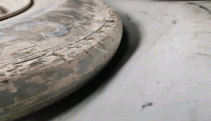 2015 Maruti Swift VDI, Diesel, Manual, 1,71,933 km, tyre