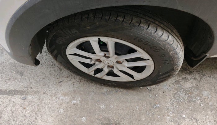 2021 Renault TRIBER RXT, Petrol, Manual, 23,774 km, tyre