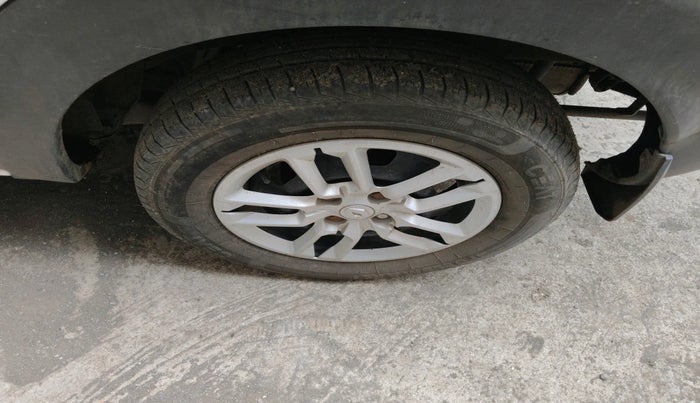 2021 Renault TRIBER RXT, Petrol, Manual, 23,774 km, tyre