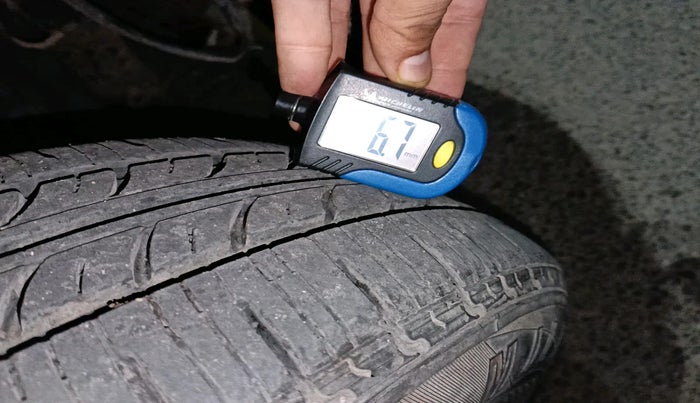 2015 Hyundai Xcent S 1.2, Petrol, Manual, 40,682 km, tyre