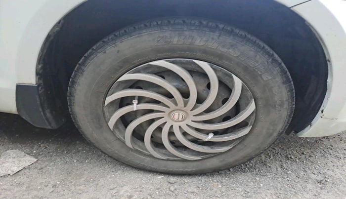 2015 Maruti Swift VDI, Diesel, Manual, 1,84,663 km, tyre