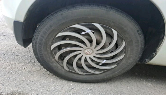 2015 Maruti Swift VDI, Diesel, Manual, 1,84,663 km, tyre