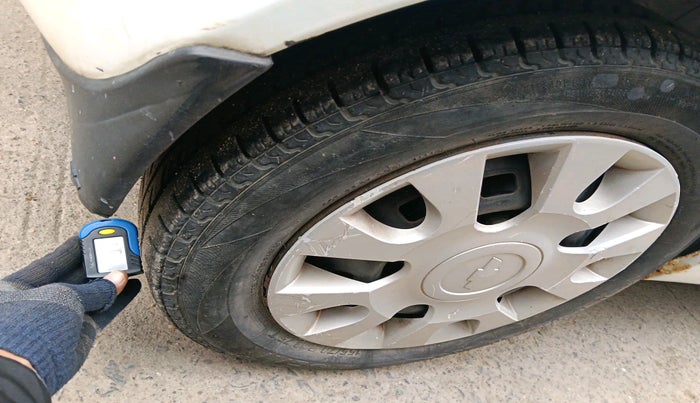 2010 Chevrolet Spark LS 1.0, Petrol, Manual, 1,05,054 km, tyre