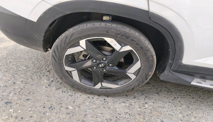 2021 Hyundai ALCAZAR 1.5 SIGNATURE (O) AT 6STR, Diesel, Automatic, 1,21,790 km, tyre