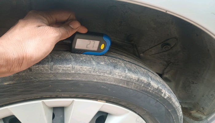 2017 Toyota Etios GXD PLATINUM, Diesel, Manual, 1,28,754 km, tyre