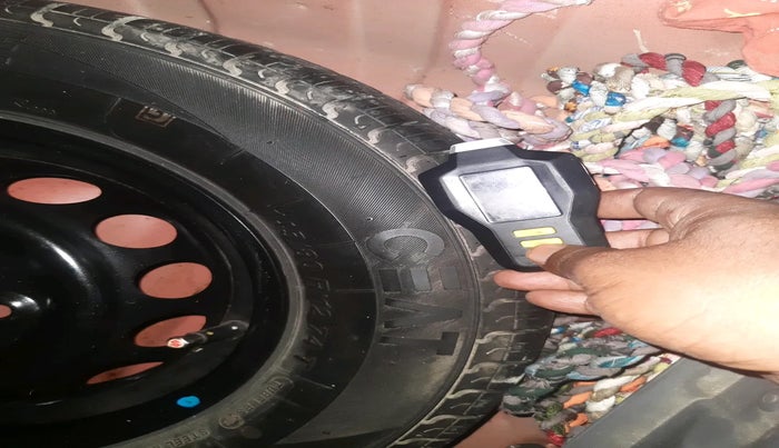 2014 Maruti Alto 800 LXI, Petrol, Manual, 50,844 km, tyre