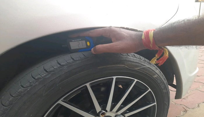 2013 Maruti Zen Estilo VXI, Petrol, Manual, 1,64,803 km, tyre