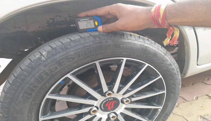 2013 Maruti Zen Estilo VXI, Petrol, Manual, 1,64,803 km, tyre