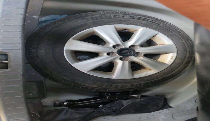 2013 Toyota Corolla Altis G DIESEL, Diesel, Manual, 1,11,807 km, tyre