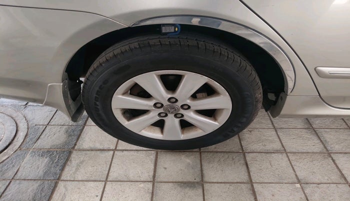 2013 Toyota Corolla Altis G DIESEL, Diesel, Manual, 1,11,807 km, tyre