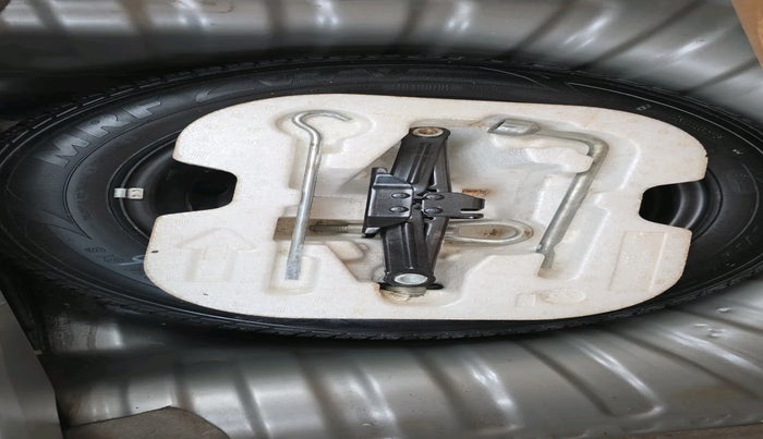 2016 Nissan Micra XV CVT, Petrol, Automatic, 45,000 km, tyre