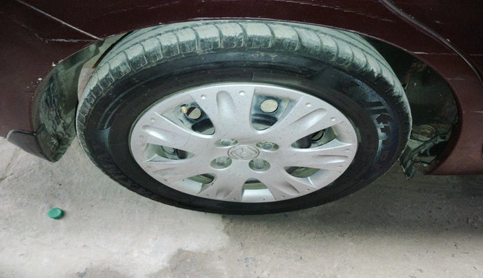 2017 Honda Amaze 1.2L I-VTEC S, Petrol, Manual, 1,15,000 km, tyre