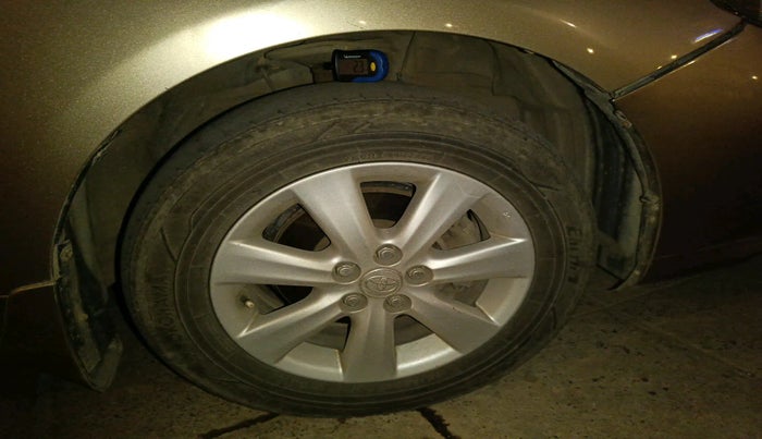 2011 Toyota Corolla Altis G PETROL, Petrol, Manual, 98,540 km, tyre