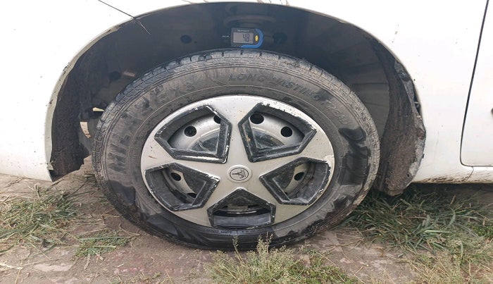 2014 Maruti Wagon R 1.0 LXI CNG, Petrol, Manual, 1,33,040 km, tyre