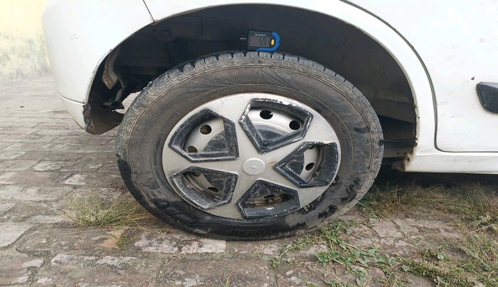 2014 Maruti Wagon R 1.0 LXI CNG, Petrol, Manual, 1,33,040 km, tyre