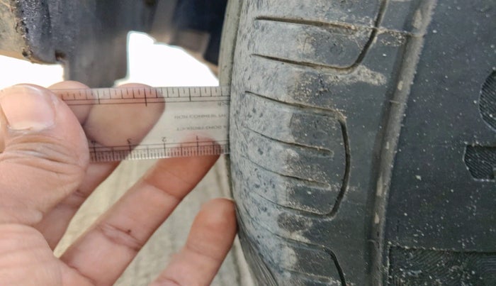 2013 Maruti Swift VDI, Diesel, Manual, 1,72,939 km, tyre