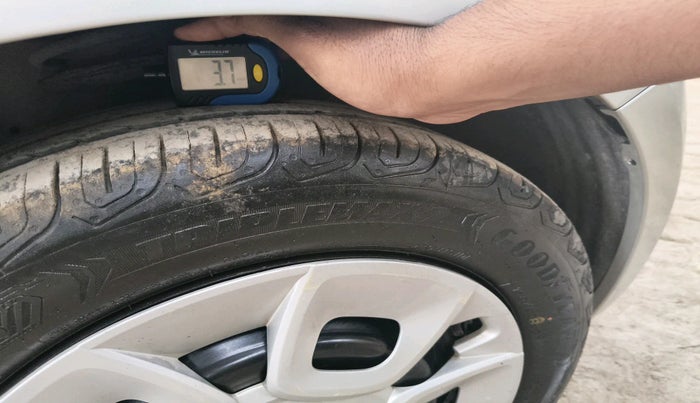 2017 Maruti IGNIS DELTA 1.2, Petrol, Manual, 78,196 km, tyre