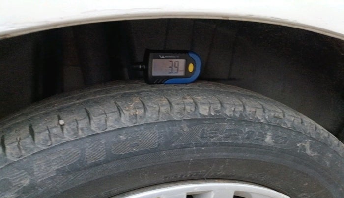 2018 Maruti Dzire VDI, Diesel, Manual, 41,442 km, tyre