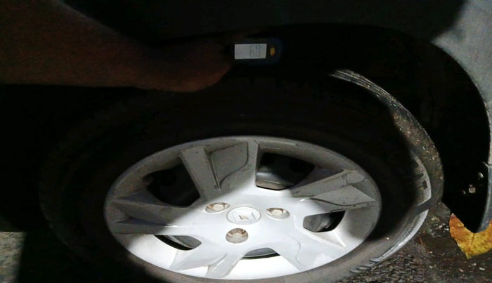 2023 Renault Kwid RXT 1.0, Petrol, Manual, 24,816 km, tyre