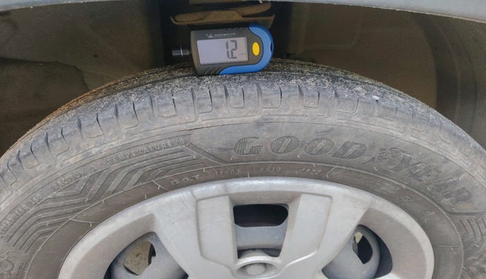 2018 Renault Kwid RXT 1.0 AMT, Petrol, Automatic, 76,475 km, tyre