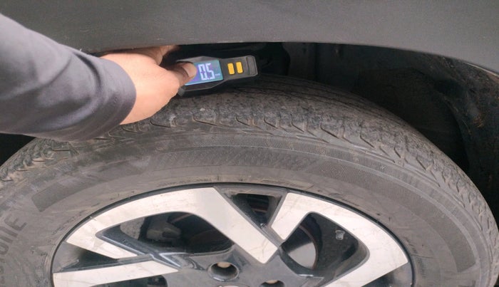 2022 Nissan MAGNITE XV PREMIUM TURBO CVT DUAL TONE, Petrol, Automatic, 64,728 km, tyre