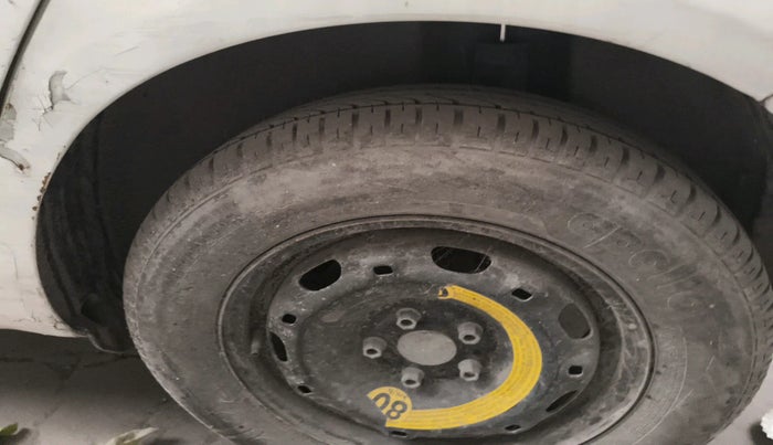 2011 Skoda Fabia ACTIVE 1.2 MPI, Petrol, Manual, 50,000 km, tyre