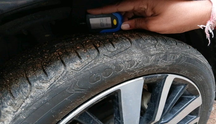 2022 Honda City ZX HYBRID, Hybrid, Automatic, 44,707 km, tyre