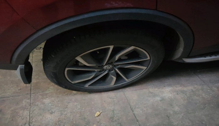 2023 MG ASTOR SAVVY 1.3 TURBO AT S RED, Petrol, Automatic, 7,441 km, tyre