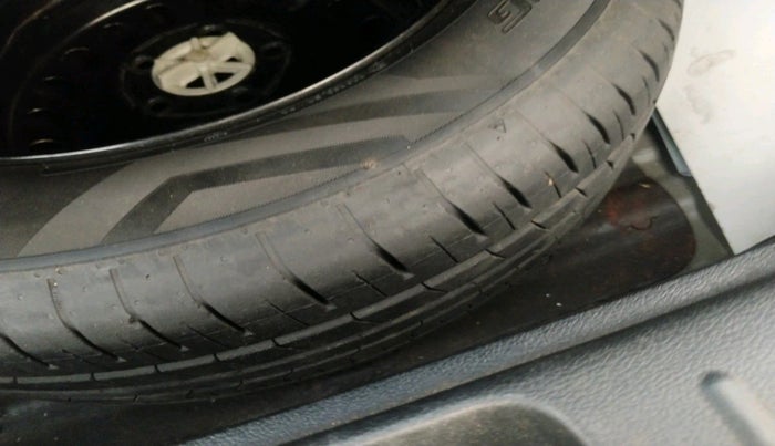 2022 Hyundai Creta SX 1.5 PETROL, Petrol, Manual, 1,08,827 km, tyre