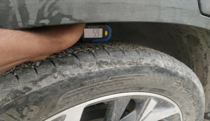 2022 Hyundai Creta SX 1.5 PETROL, Petrol, Manual, 1,08,827 km, tyre